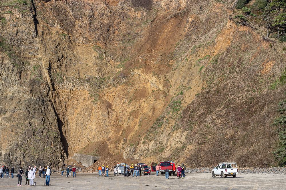 Oceanside Beach Tunnel Closed by Landslide, Traps Several People