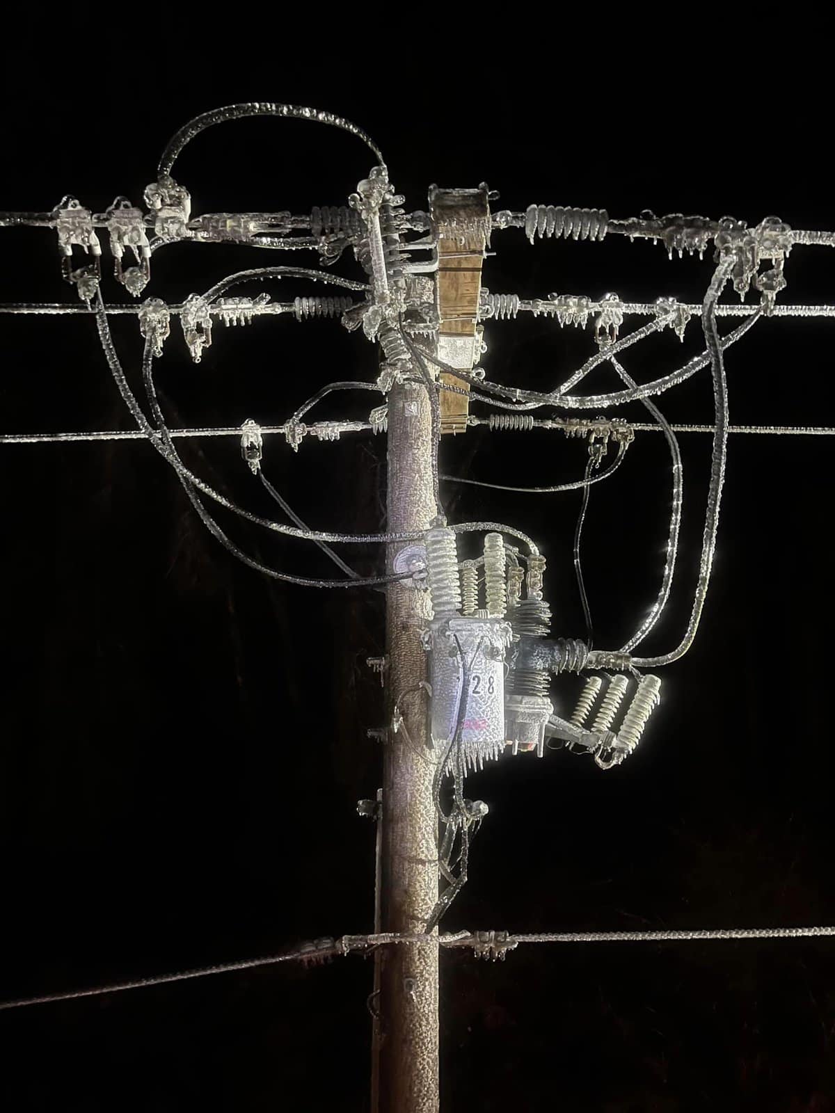 TILLAMOOK PUD Crews Work Through Night to Restore Power During Ice Storm
